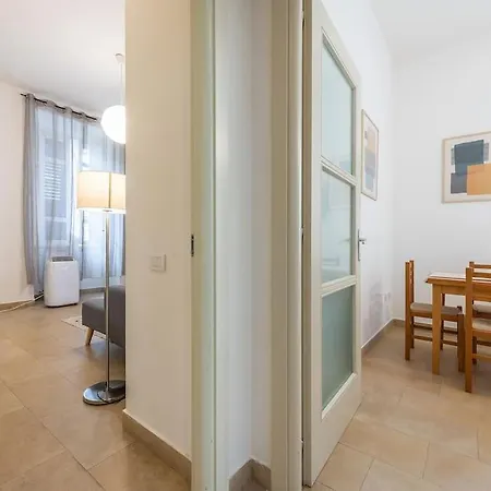 Il Giardino Apartment- Between And Center Apartamento