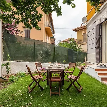 Il Giardino Apartment- Between And Center Apartamento