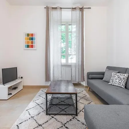 Il Giardino Apartment- Between And Center Apartamento