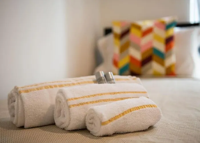 Il Giardino Apartment- Between And Center *