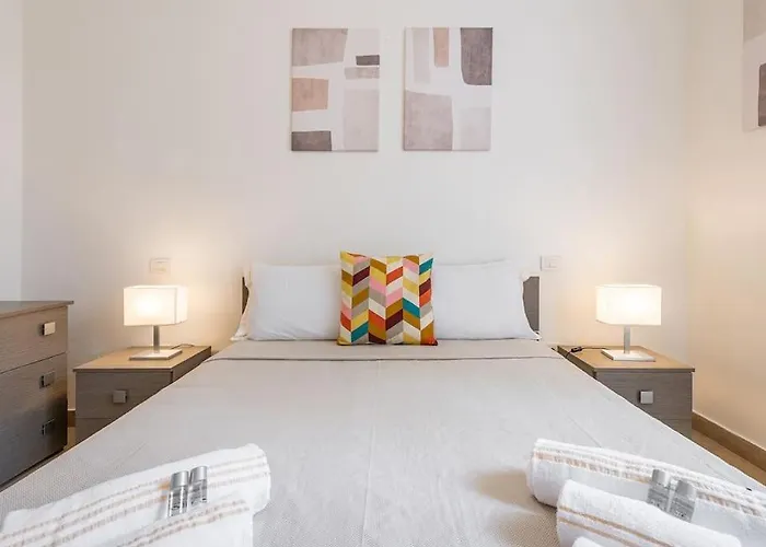 Il Giardino Apartment- Between And Center Apartamento *