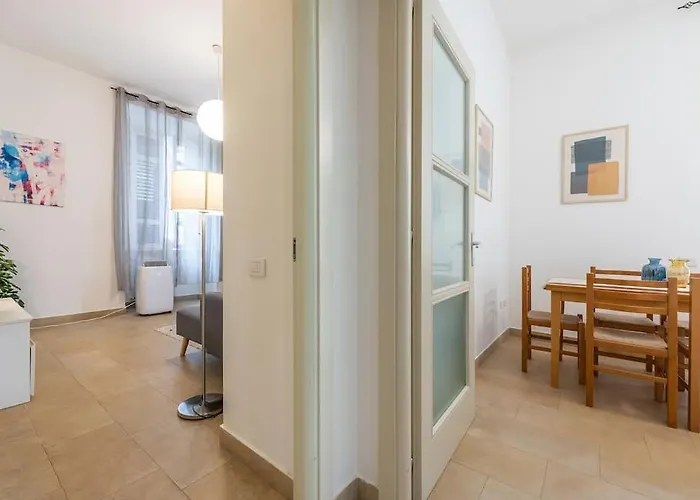 Il Giardino Apartment- Between And Center Apartamento
